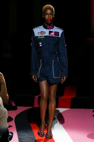 Look 10